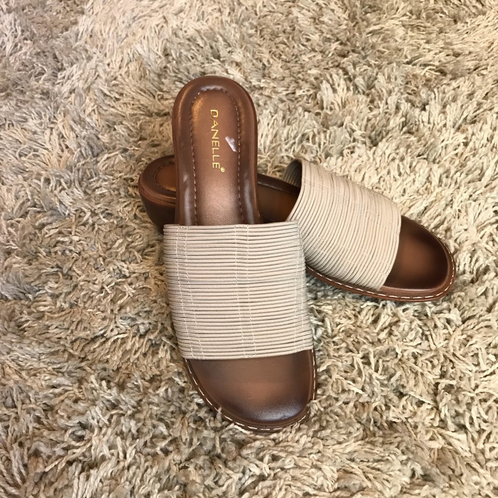 Danelle Alloy wedge slide sandals (please read)